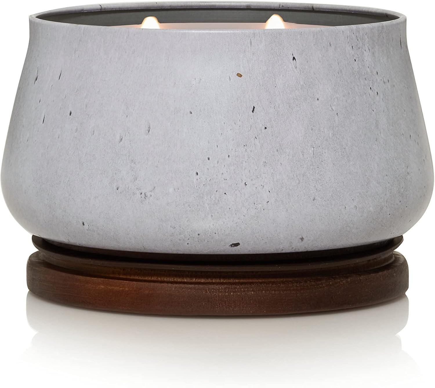 image:imageYankee Candle Flowing Wisteria Vines Medium Outdoor Candle