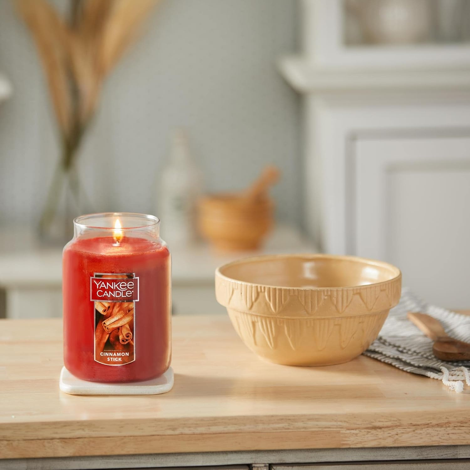 image:imageYankee Candle Macintosh Large Classic Jar CandleCinnamon Stick