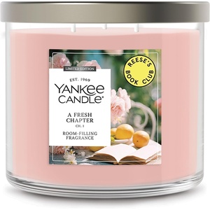 Yankee Candle x Reese’s Book Club, Coastal Cliffhanger, Summer Scented Candle, Sea Daffodil Scent, Solar Florals Scent, 22oz Large Jar Candle with up to 150 Hours Burn Time, Giftable(A Fresh Chapter)